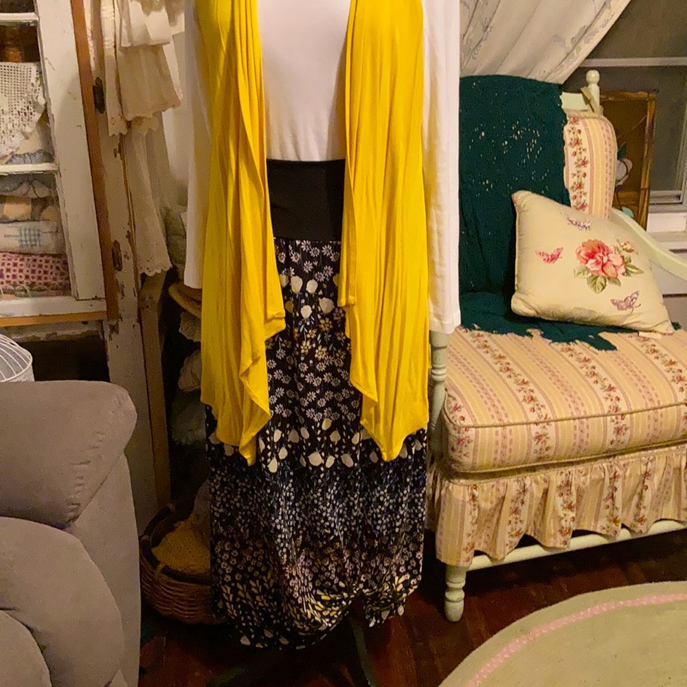I. N. Studio skirt